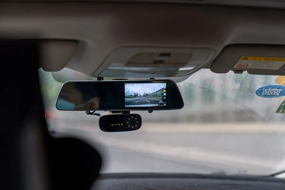 Is TomTom better than Google Maps?